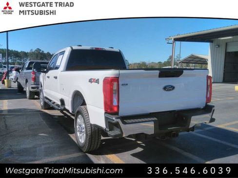 Used 2023 Ford F250 XLT image 3