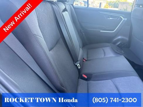 Used 2025 Toyota RAV4 XLE AWD/4WD image 15