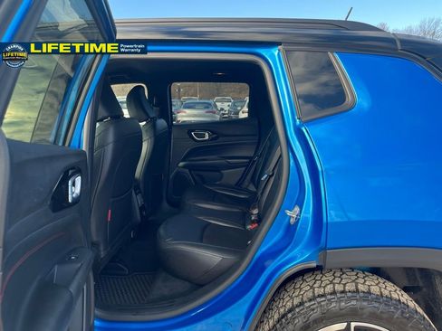 Used 2025 Jeep Compass Trailhawk image 27