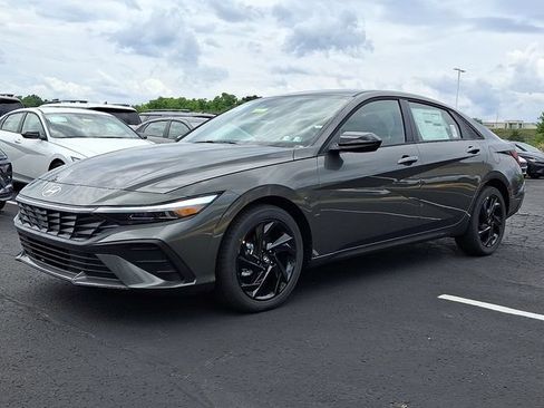 New 2026 Hyundai Elantra Sport FWD image 2