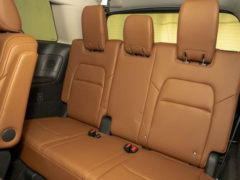 Certified 2025 Nissan Pathfinder Platinum image 12