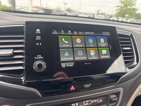 Used 2021 Honda Pilot EX image 25
