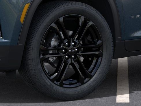 New 2026 Chevrolet Traverse LT w/ Driver Confidence Package AWD/4WD image 9