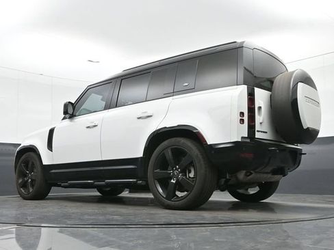 Used 2024 Land Rover Defender 110 X-Dynamic SE image 19