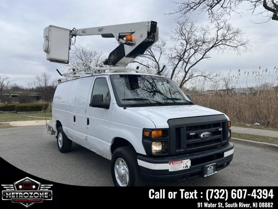 Used 2014 Ford E-350 and Econoline 350 Super Duty w/ Power Group RWD image 1