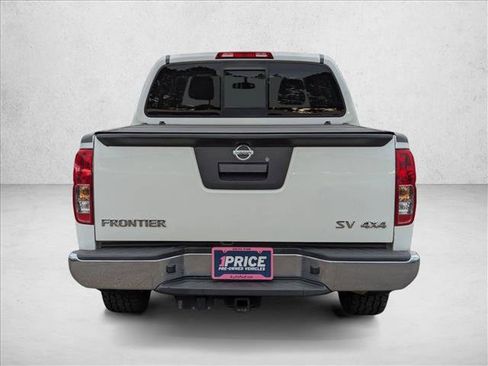 Used 2019 Nissan Frontier SV image 6