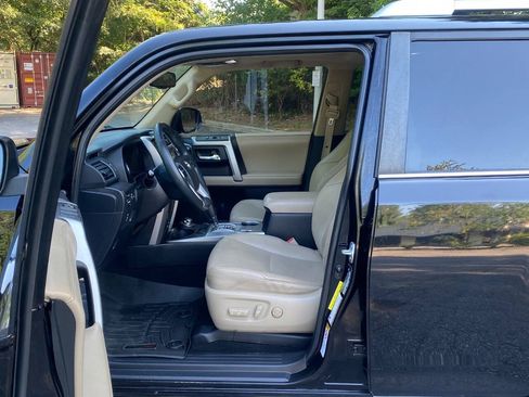 Used 2016 Toyota 4Runner Limited AWD/4WD image 14