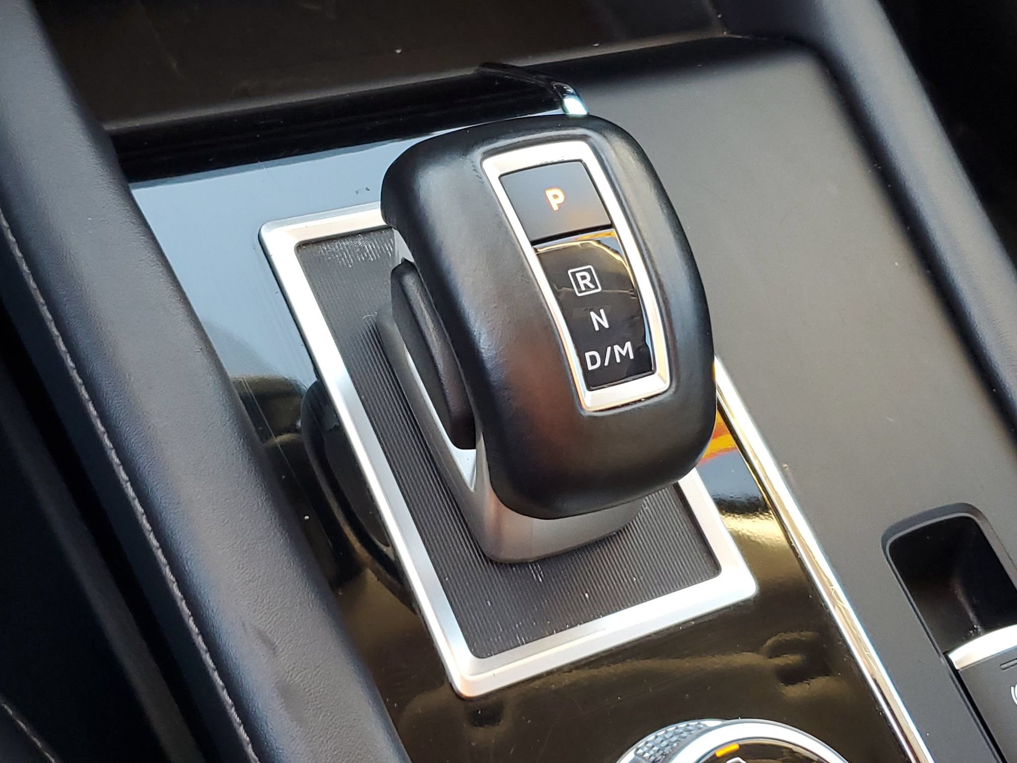 Used 2024 Mitsubishi Outlander AWD image 27