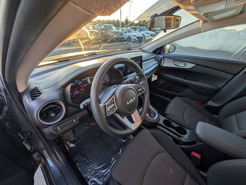 Certified 2023 Kia Forte LXS image 9