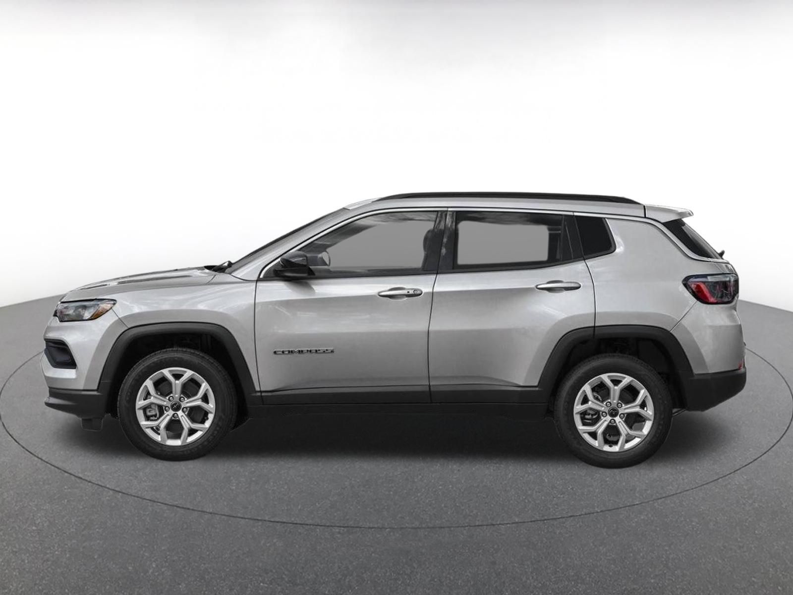 Used 2025 Jeep Compass Limited AWD/4WD image 4