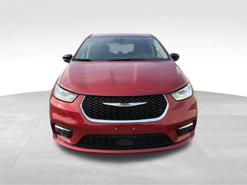 Used 2024 Chrysler Pacifica Touring-L FWD image 8