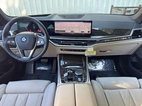 Used 2024 BMW X5 xDrive50e w/ Premium Package AWD/4WD image 12