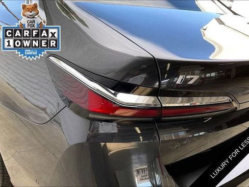 Used 2023 BMW i7 xDrive60 AWD/4WD image 28