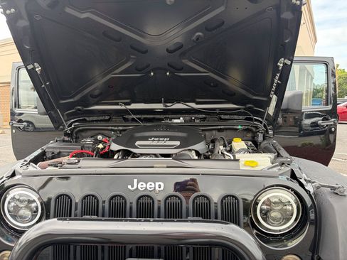 Used 2012 Jeep Wrangler Unlimited Sport AWD/4WD image 31