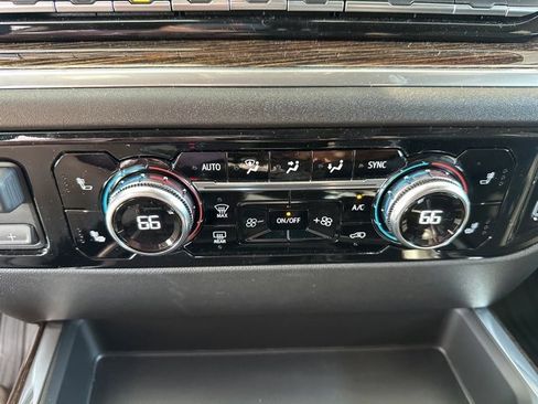 Used 2025 GMC Sierra 1500 Elevation image 14