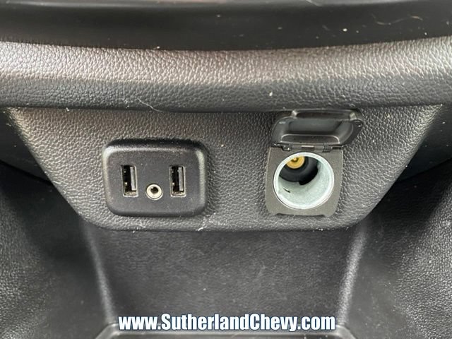 Used 2023 Chevrolet Traverse LT FWD image 32