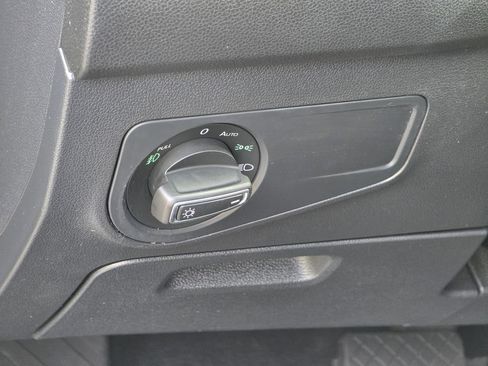 Used 2019 Volkswagen Tiguan SEL Premium AWD/4WD image 39