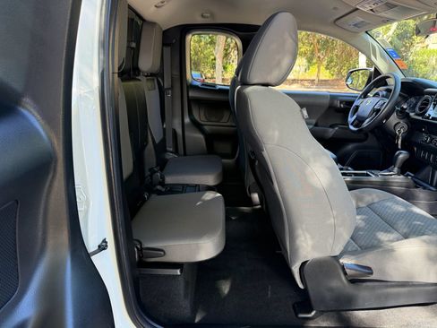 Used 2022 Toyota Tacoma SR RWD image 24