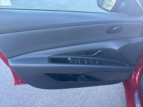 Certified 2025 Hyundai Elantra Sport image 10