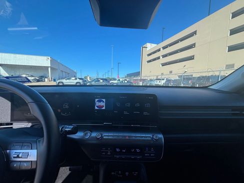 Used 2025 Hyundai Kona SEL image 31