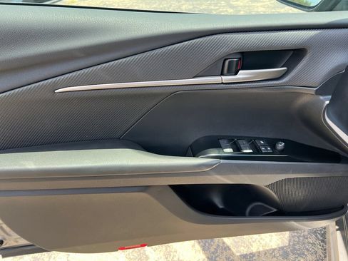 New 2026 Toyota Camry Hybrid FWD image 11
