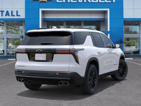 Used 2026 Chevrolet Traverse LT w/ Midnight/Sport Edition FWD image 4