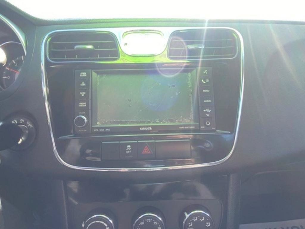 Used 2013 Chrysler 200 Touring FWD image 9