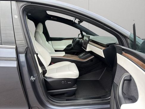 Used 2023 Tesla Model X AWD/4WD image 13