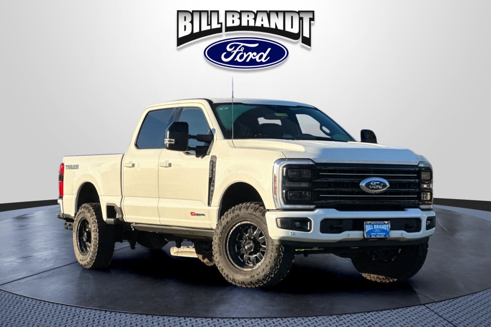 Used 2025 Ford F250 Platinum w/ Tremor Off-Road Package AWD/4WD image 1