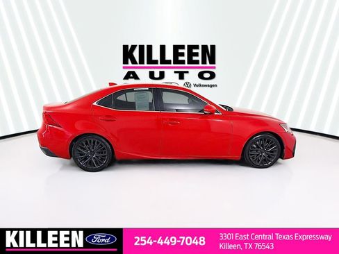 Used 2017 Lexus IS 200t image 9