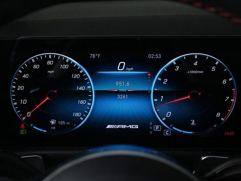 Used 2022 Mercedes-Benz GLB 35 AMG 4MATIC image 11