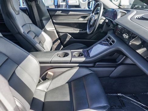 Used 2021 Porsche Taycan image 14