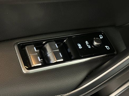 Used 2026 Jaguar F-PACE R-Dynamic S image 15