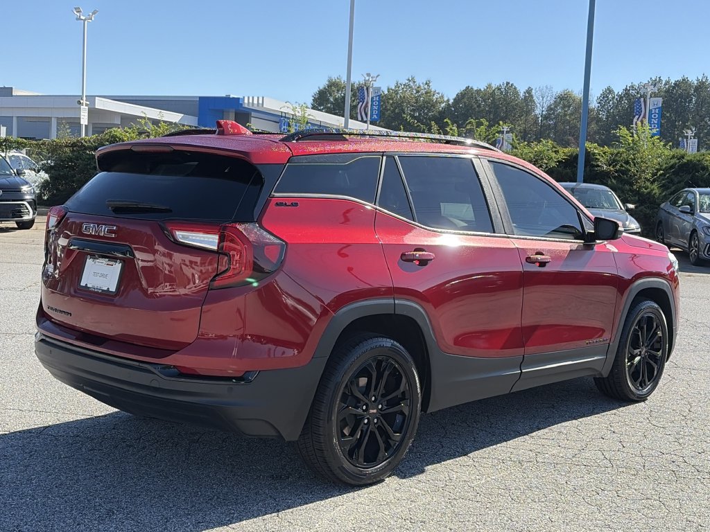 Used 2022 GMC Terrain SLE w/ Driver Convenience Package FWD image 23