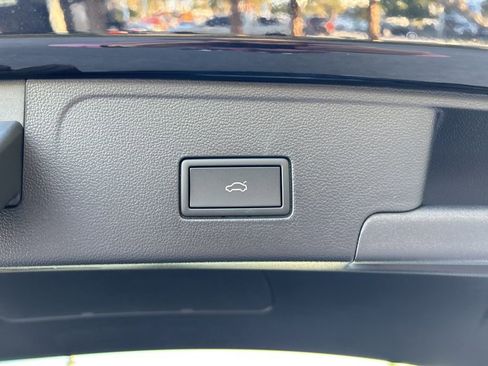 Used 2025 Volkswagen Atlas Cross Sport SEL image 51