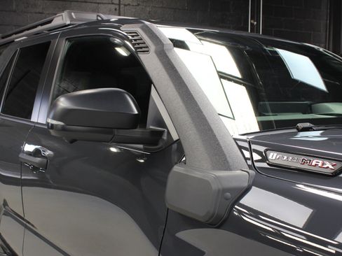 Used 2025 Toyota 4Runner Trailhunter image 15