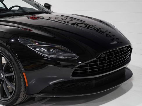 Used 2023 Aston Martin DB11 V12 RWD image 24