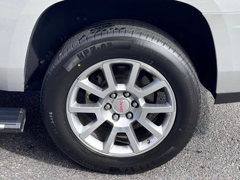Used 2019 GMC Yukon Denali w/ Open Road Package AWD/4WD image 18