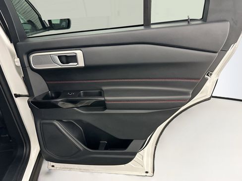 Used 2023 Ford Explorer ST-Line w/ Class IV Trailer Tow Package image 34