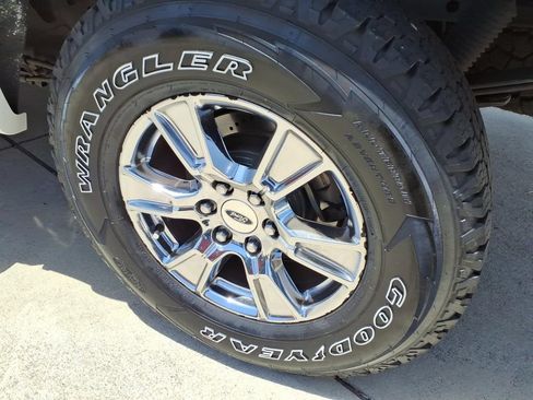 Used 2015 Ford F150 Lariat AWD/4WD image 10