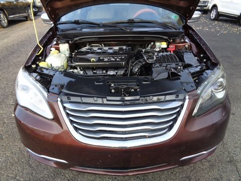 Used 2012 Chrysler 200 Limited image 21