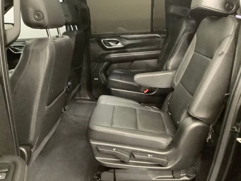 Used 2021 Chevrolet Suburban Z71 w/ Luxury Package AWD/4WD image 6