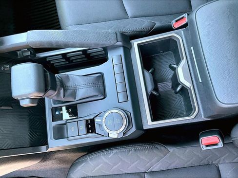 Used 2025 Toyota Tacoma SR5 AWD/4WD image 15