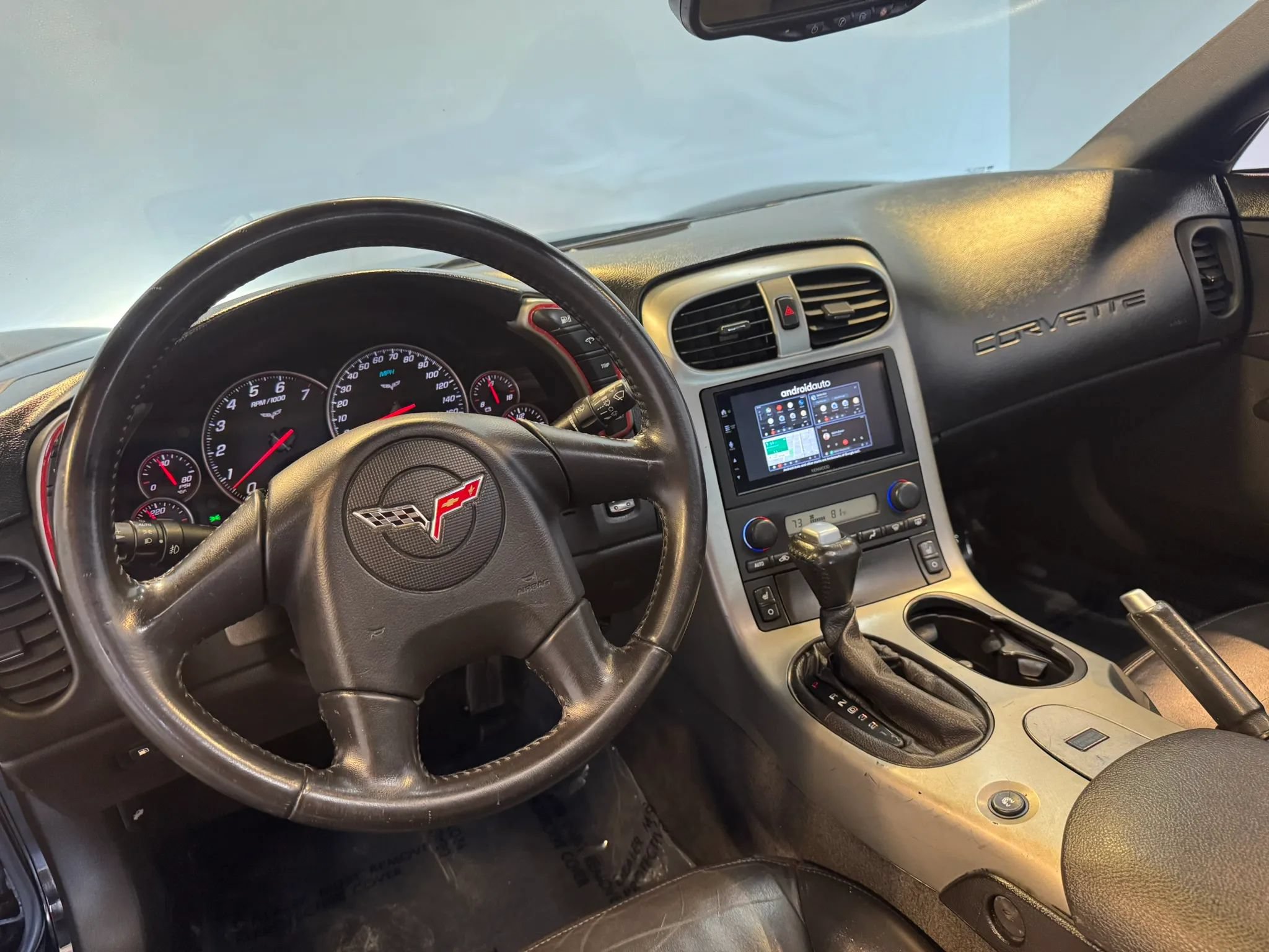 Used 2005 Chevrolet Corvette Coupe w/ Preferred Equipment Group RWD image 17