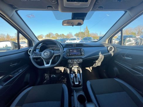 Used 2025 Nissan Versa SV image 31