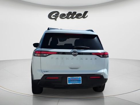 Certified 2025 Nissan Pathfinder SV image 4