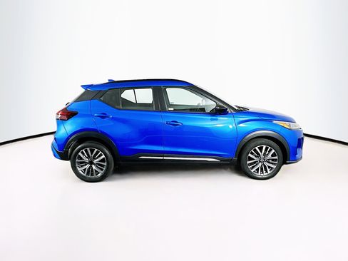 Used 2024 Nissan Kicks SR image 10