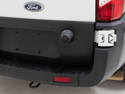 Used 2020 Ford Transit 250 Medium Roof RWD image 14