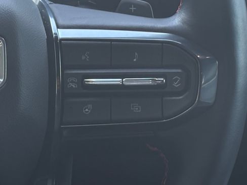 Used 2025 GMC Yukon XL AT4 Ultimate image 13