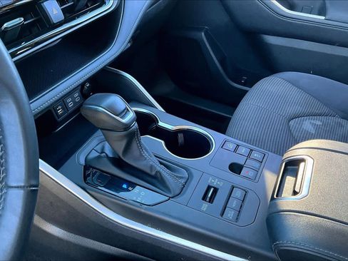 Used 2024 Toyota Highlander XLE image 15